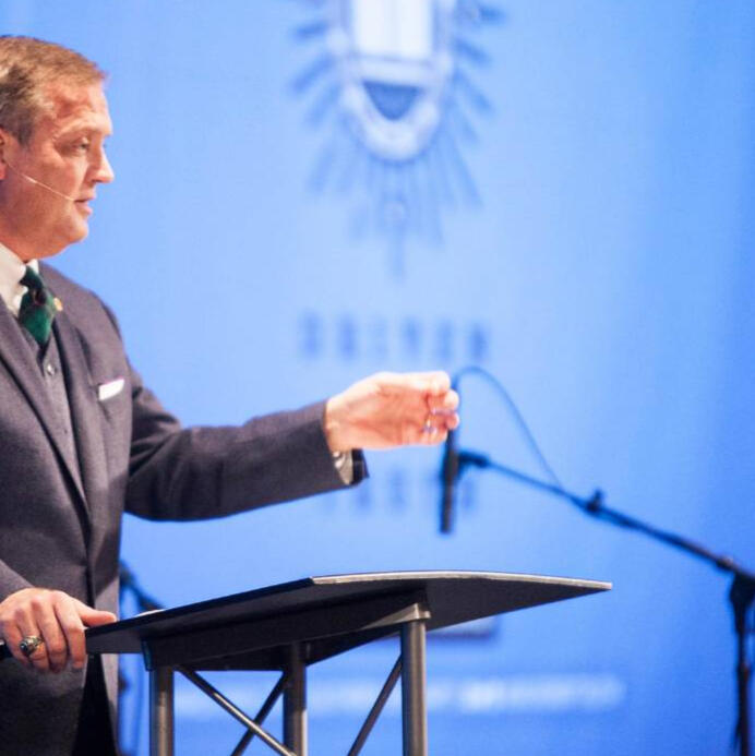 Hybrid medical conference with remote speakers